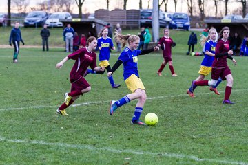 Bild 220 - B-Juniorinnen TSV Gnutz o.W. - SV Henstedt Ulzburg II : Ergebnis: ca. 5:0